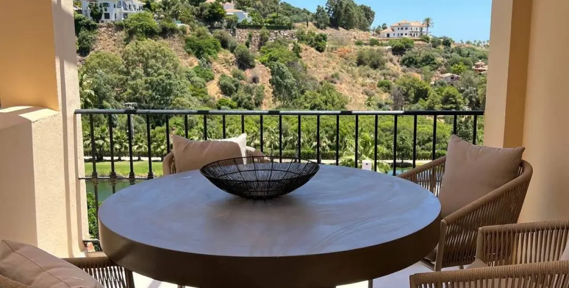 Long-term rent of middle floor apartment in La Quinta 1