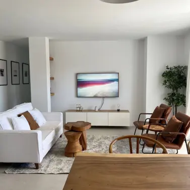 Long-term rent of middle floor apartment in La Quinta