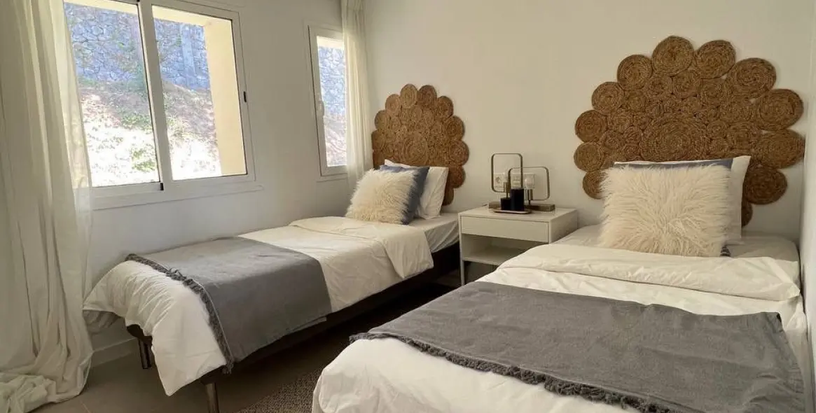 Long-term rent of middle floor apartment in La Quinta 9