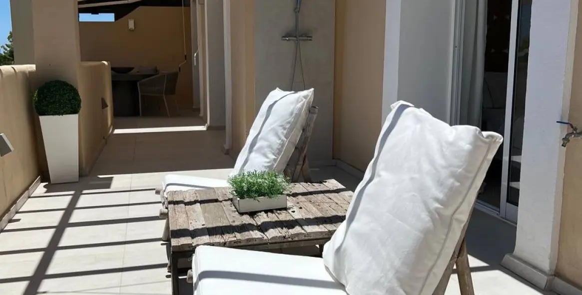 Long-term rent of middle floor apartment in La Quinta 15