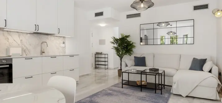 Long-term rent of penthouse in Nueva Andalucía 4