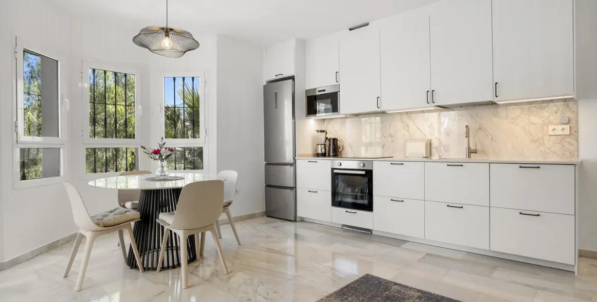 Long-term rent of penthouse in Nueva Andalucía 7