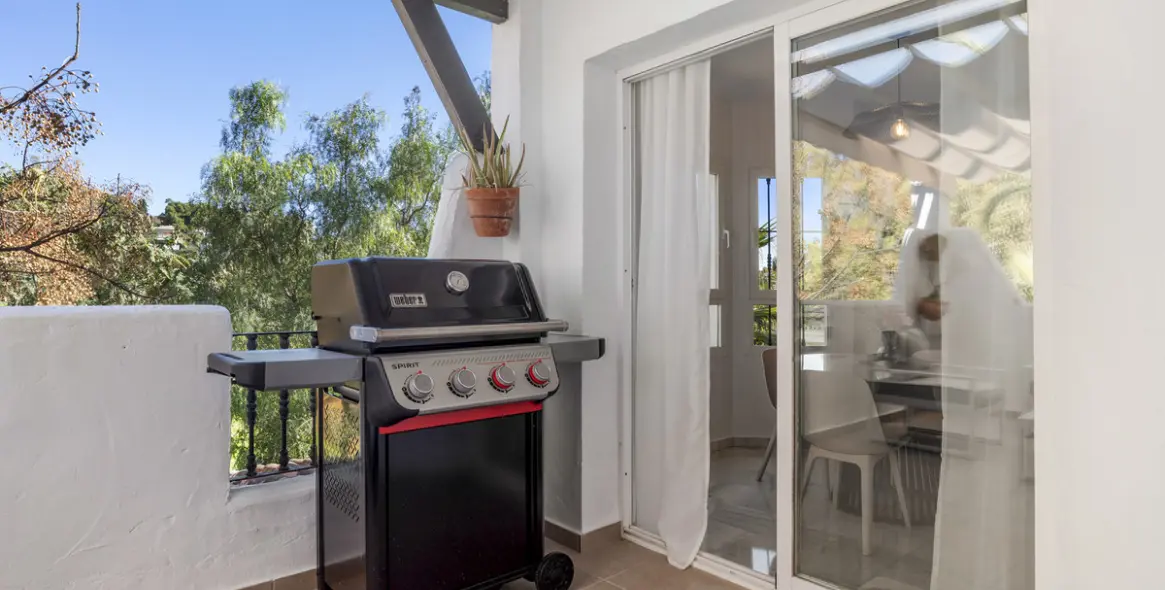 Long-term rent of penthouse in Nueva Andalucía 9