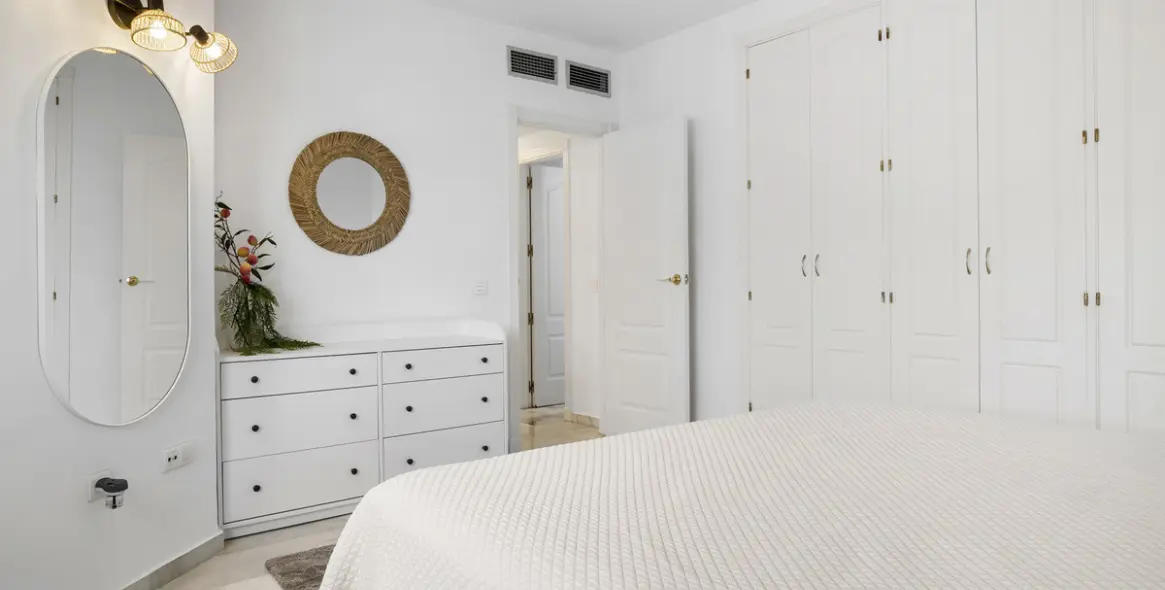 Long-term rent of penthouse in Nueva Andalucía 12