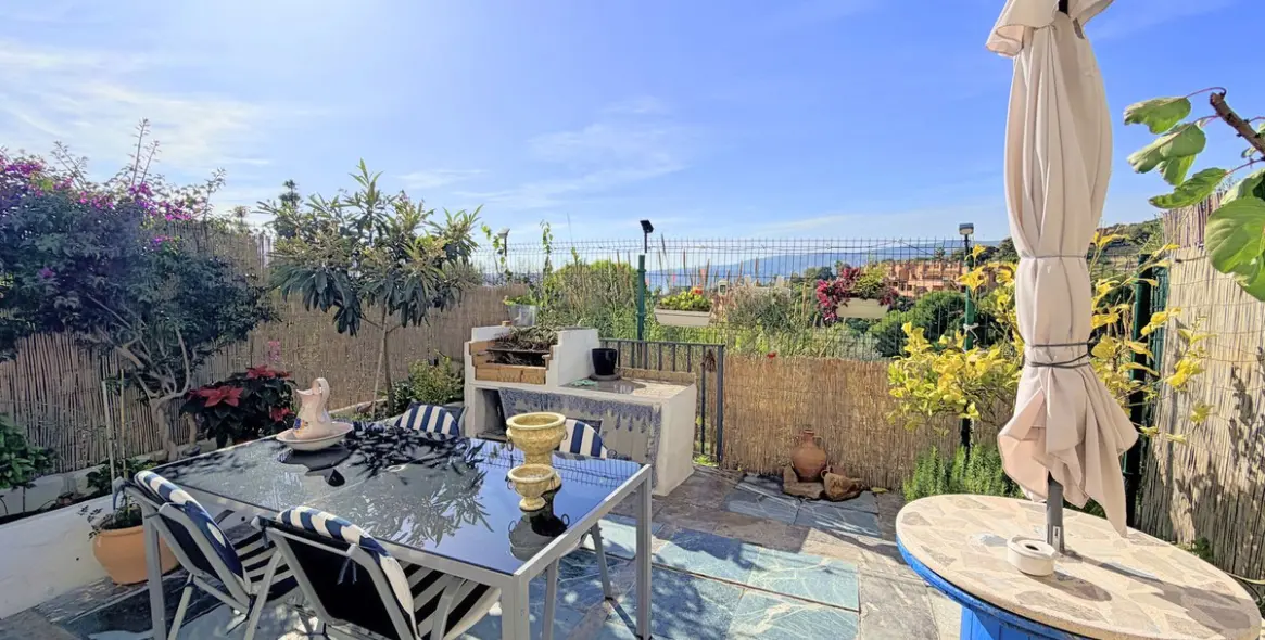 Продажа апартаментов на первом этаже в Casares Playa 1