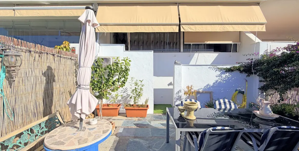 Продажа апартаментов на первом этаже в Casares Playa 3