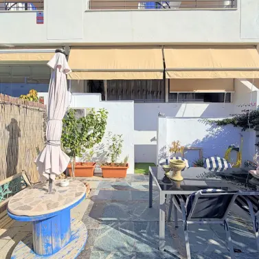 Venta de apartamento en planta baja en Casares Playa