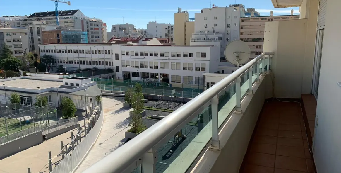 Sale of middle floor apartment in Marbella 1