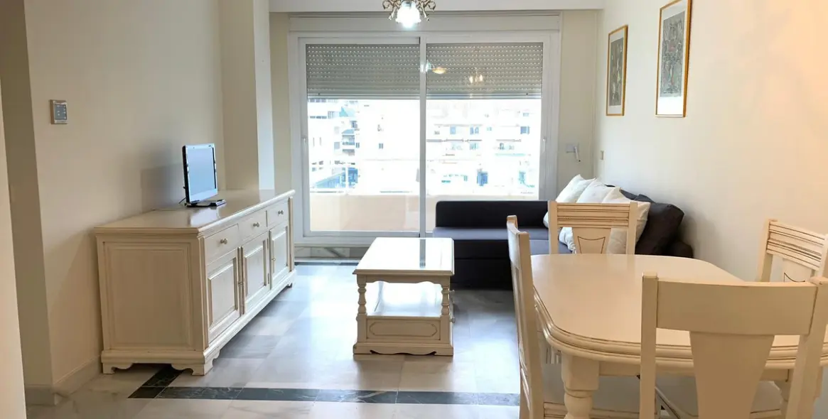 Sale of middle floor apartment in Marbella 2