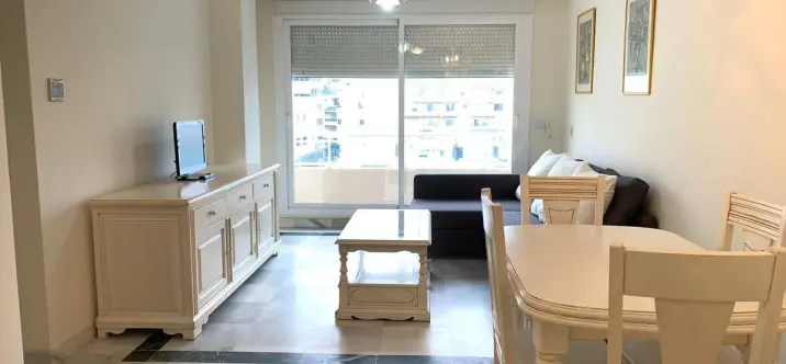 Sale of middle floor apartment in Marbella 1