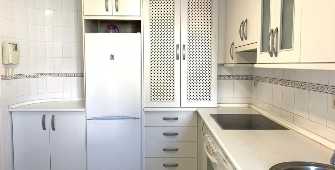 Sale of middle floor apartment in Marbella 8