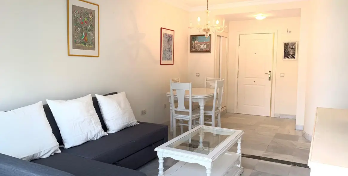 Sale of middle floor apartment in Marbella 12