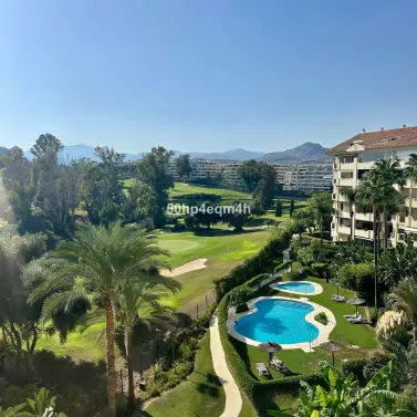 Sale of middle floor apartment in Guadalmina Alta