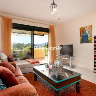 Sale of middle floor apartment in Guadalmina Alta