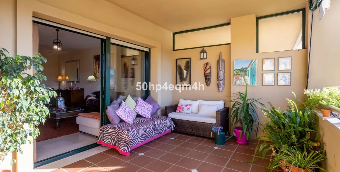 Sale of middle floor apartment in Guadalmina Alta 11