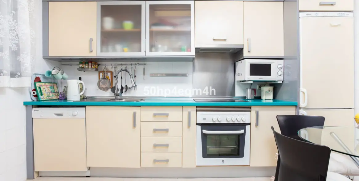 Sale of middle floor apartment in Guadalmina Alta 16