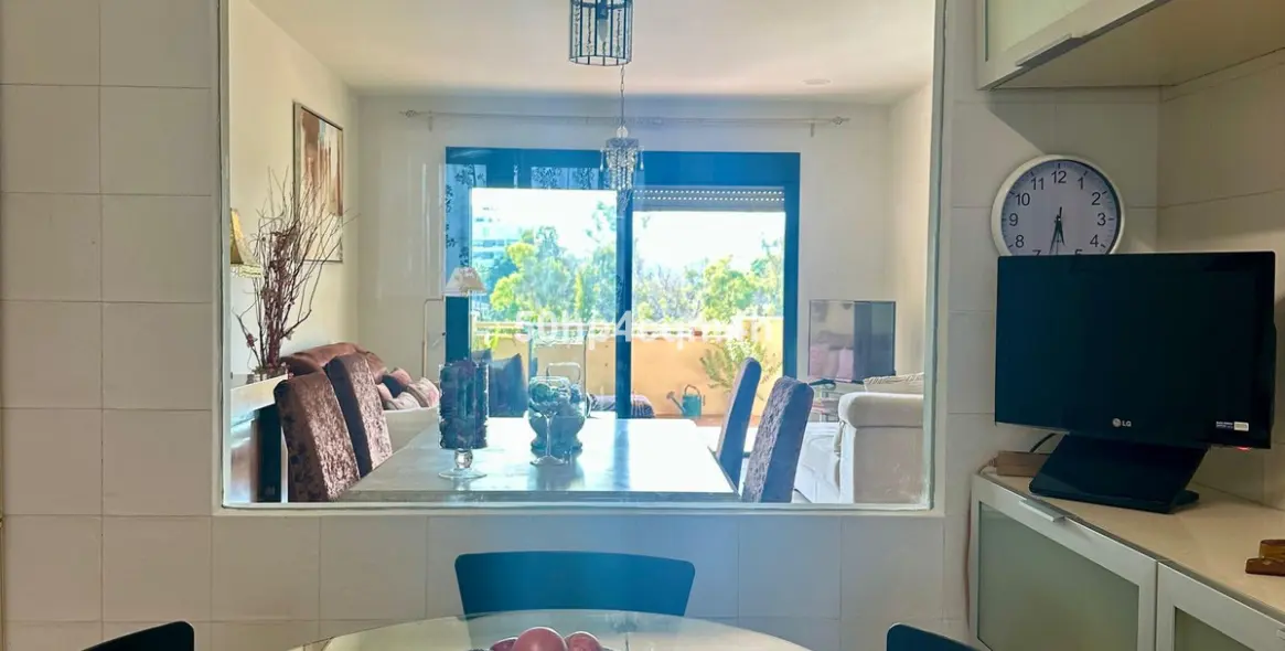 Sale of middle floor apartment in Guadalmina Alta 17