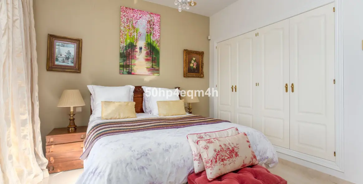 Sale of middle floor apartment in Guadalmina Alta 19