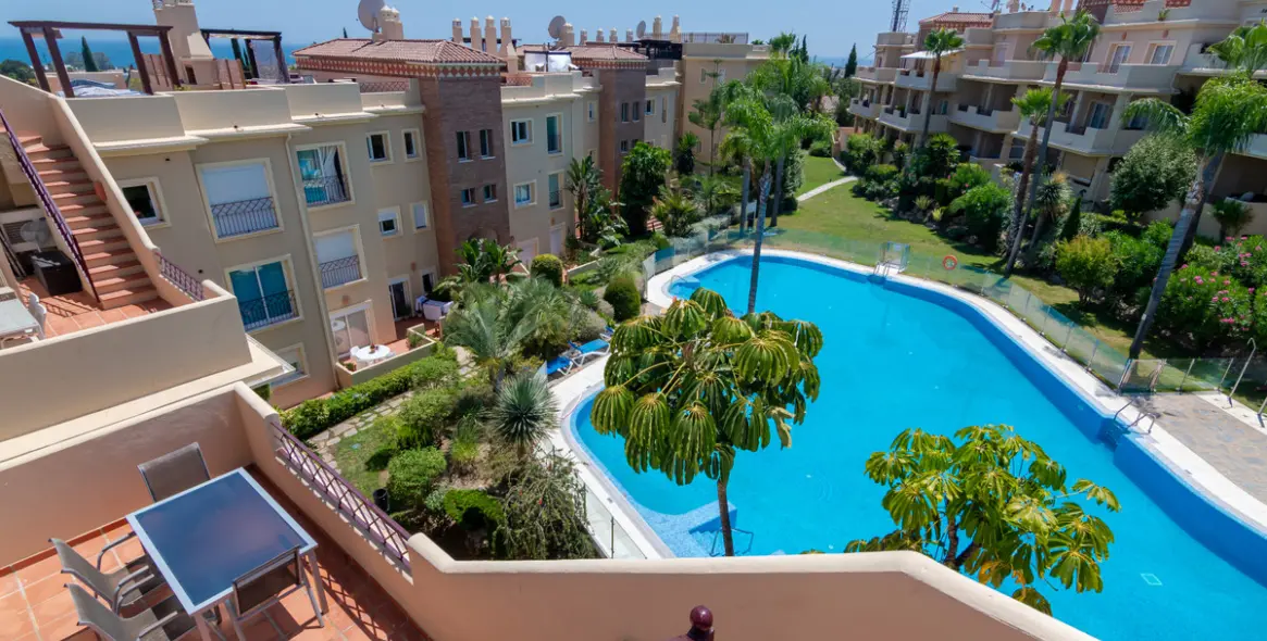 Sale of penthouse duplex in Bel Air 15