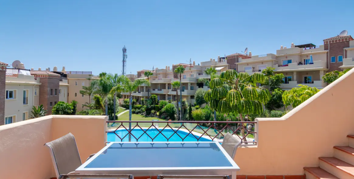 Sale of penthouse duplex in Bel Air 16