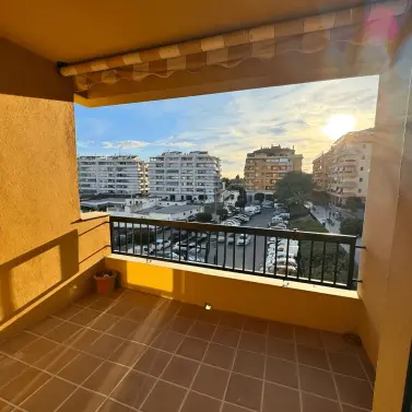 Продажа апартаментов на среднем этаже в San Pedro de Alcántara