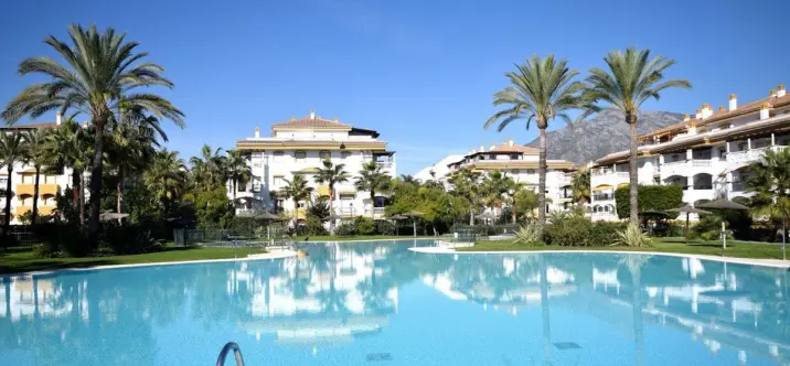 Sale of penthouse in Nueva Andalucía 0