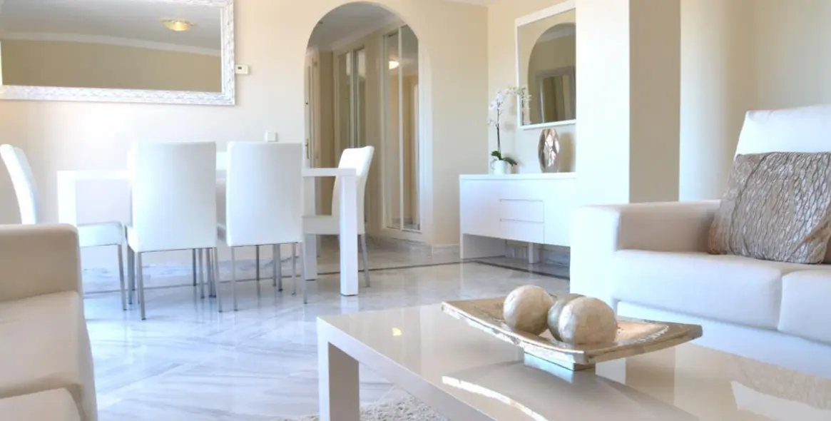 Sale of penthouse in Nueva Andalucía 4