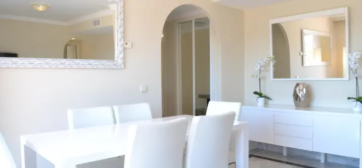 Sale of penthouse in Nueva Andalucía 4