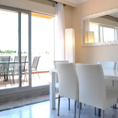 Sale of penthouse in Nueva Andalucía