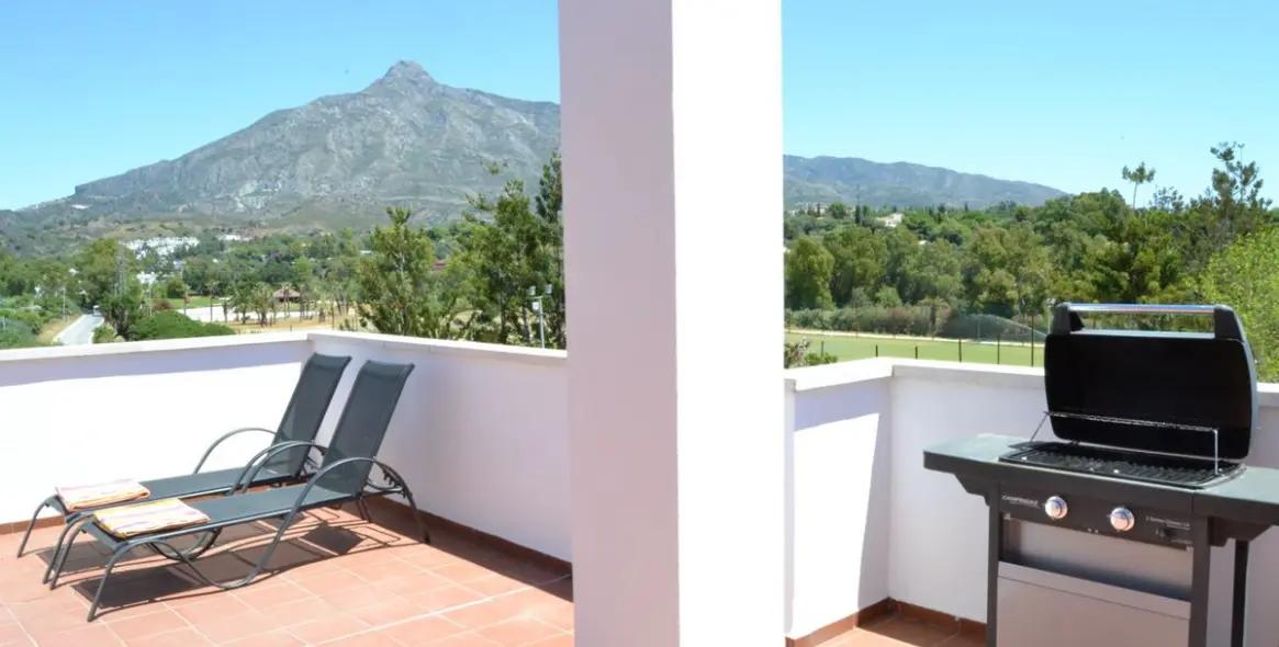 Sale of penthouse in Nueva Andalucía 10