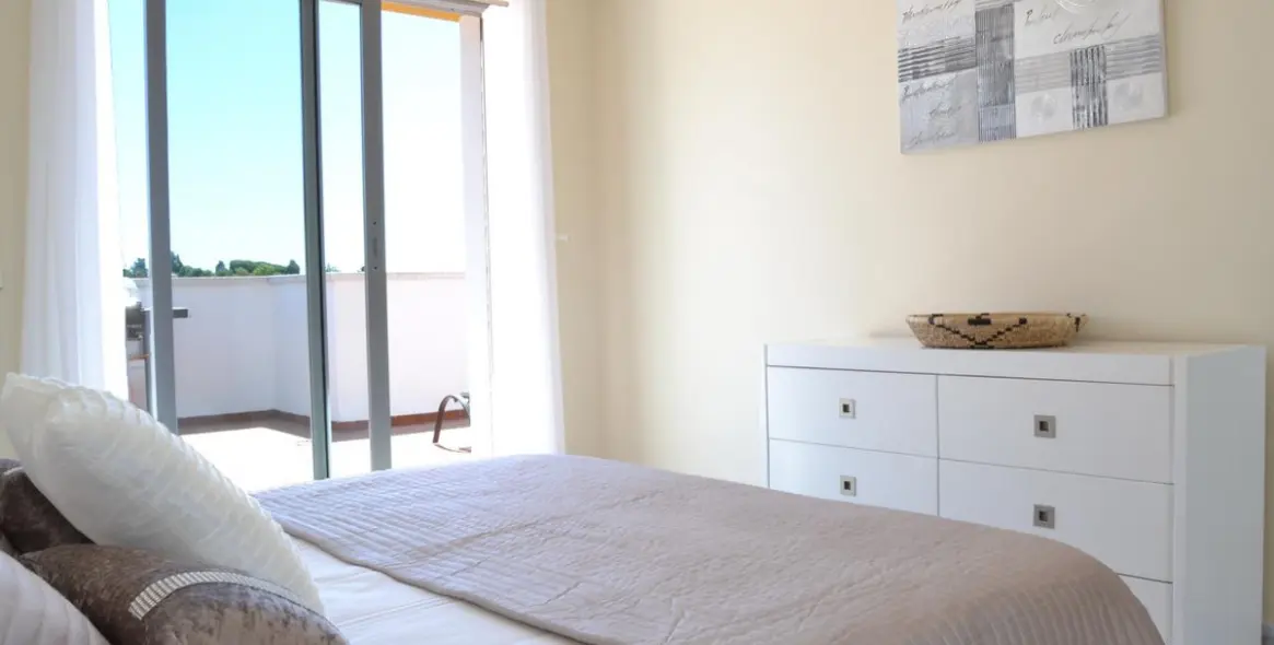 Sale of penthouse in Nueva Andalucía 14