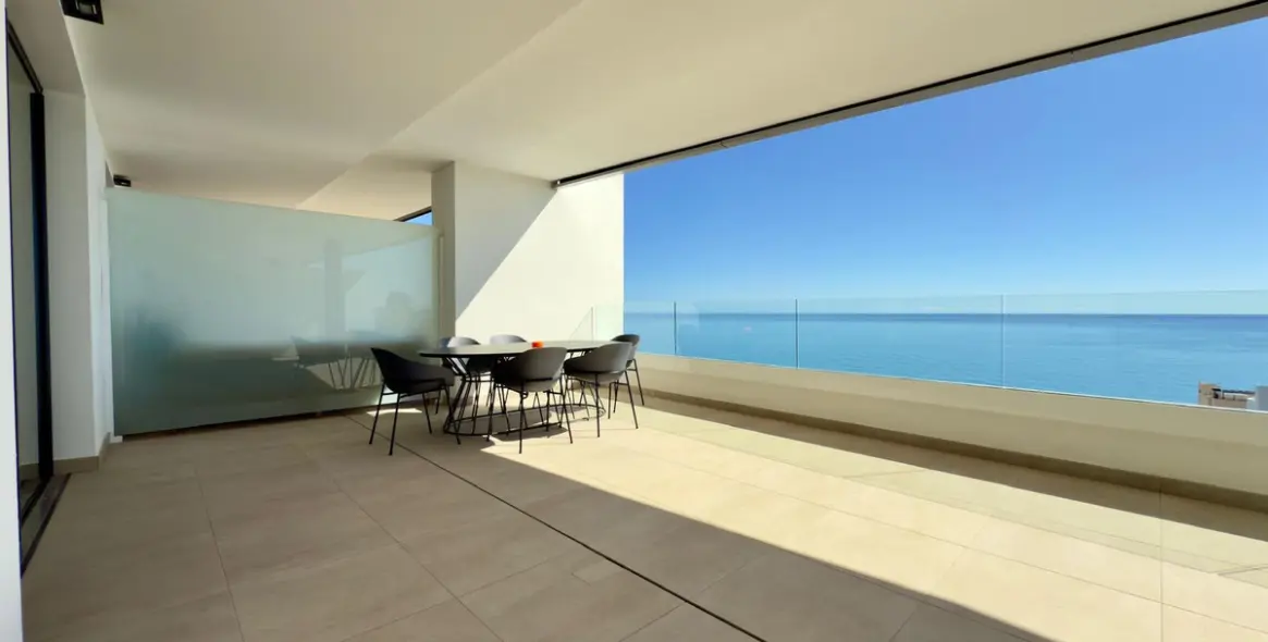 Продажа апартаментов на среднем этаже в Higueron 1