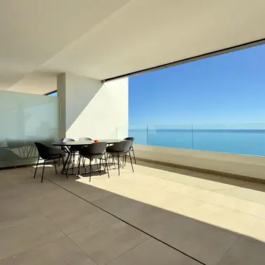 Продажа апартаментов на среднем этаже в Higueron