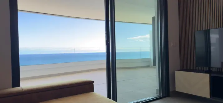 Продажа апартаментов на среднем этаже в Higueron 1