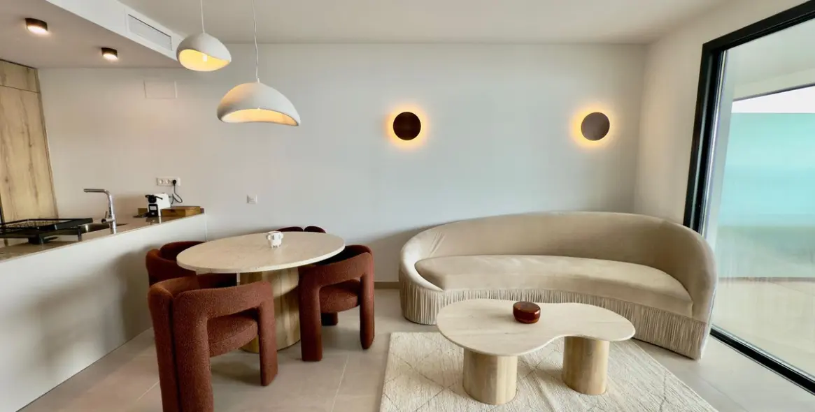 Продажа апартаментов на среднем этаже в Higueron 4