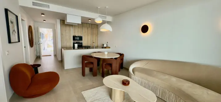 Продажа апартаментов на среднем этаже в Higueron 4