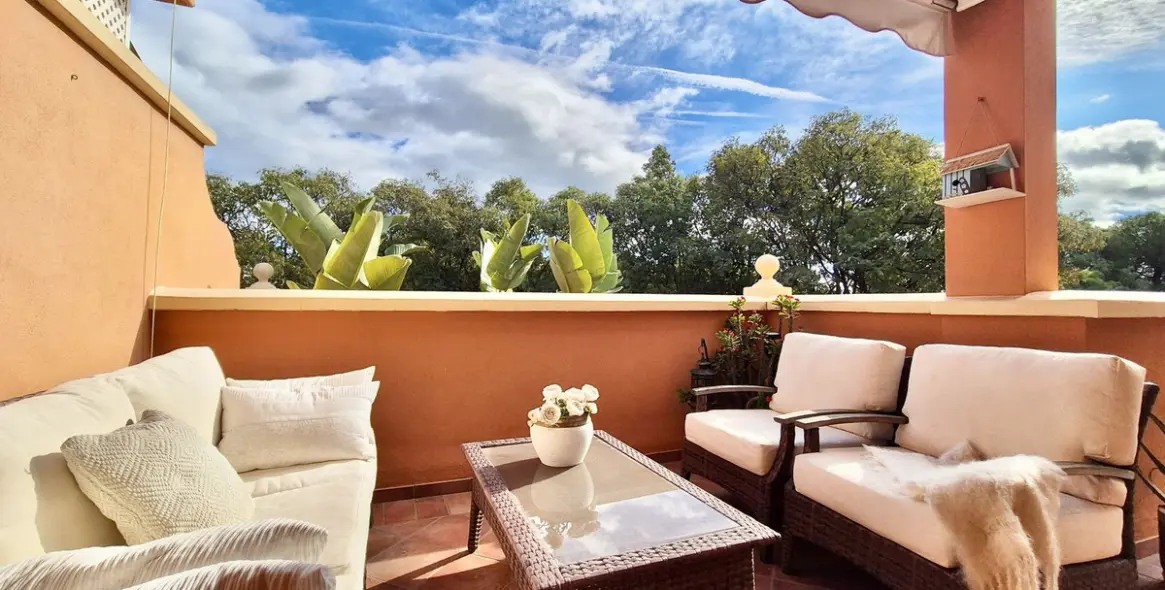 Продажа апартаментов на среднем этаже в Nueva Andalucía 11