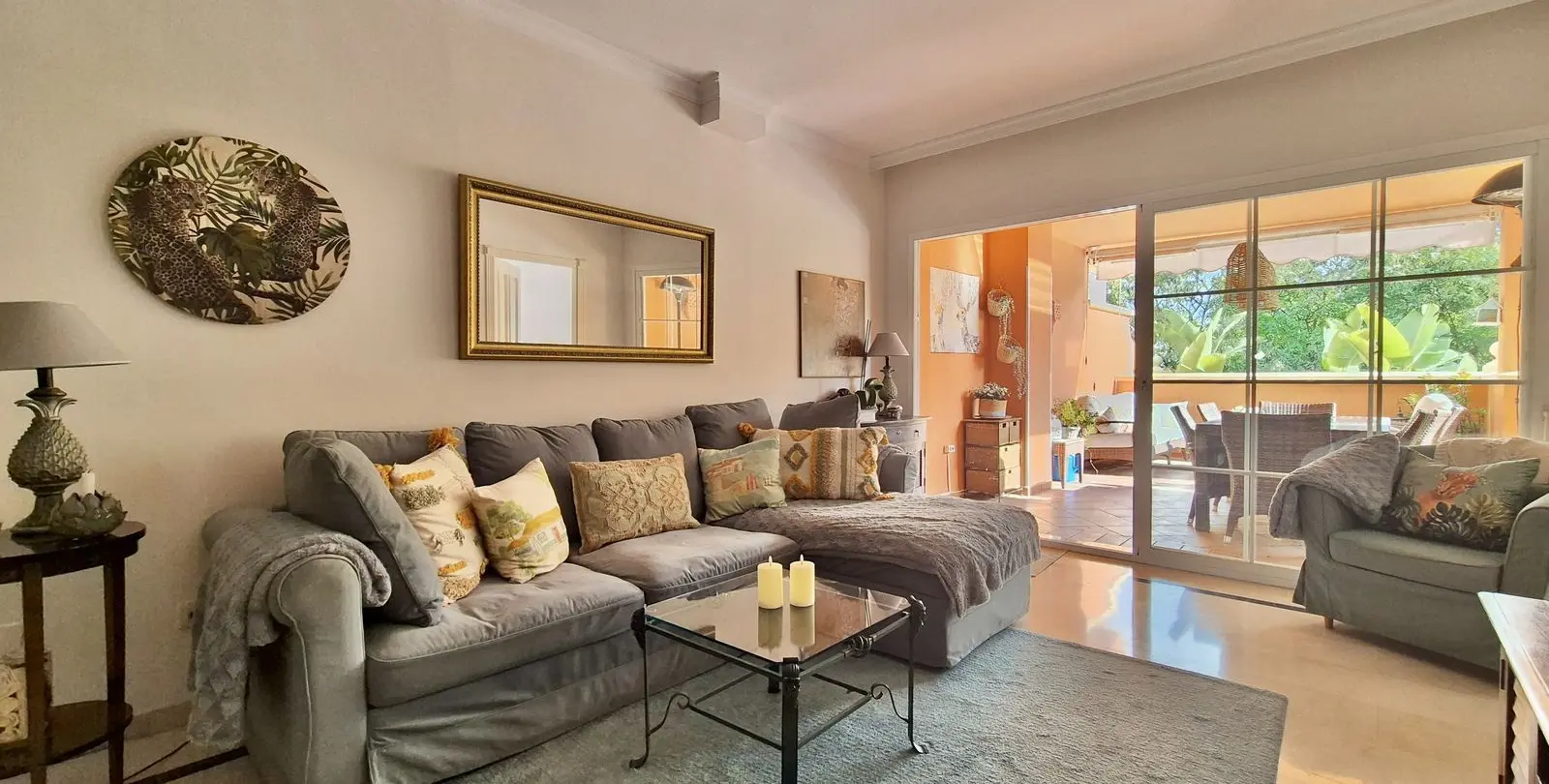 Sale of middle floor apartment in Nueva Andalucía 2