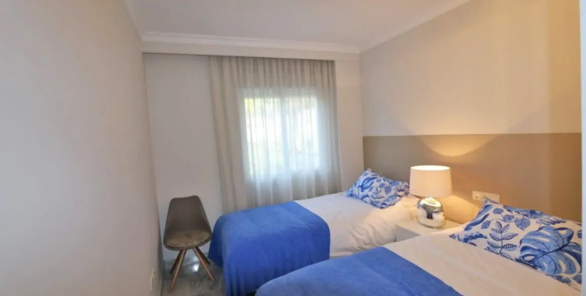 Short-term rent of middle floor apartment in Nueva Andalucía 7