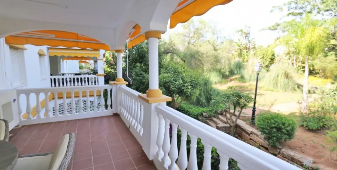 Short-term rent of middle floor apartment in Nueva Andalucía 11