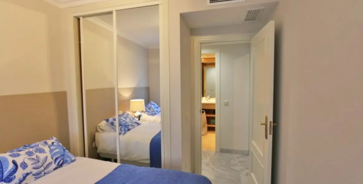 Short-term rent of middle floor apartment in Nueva Andalucía 13