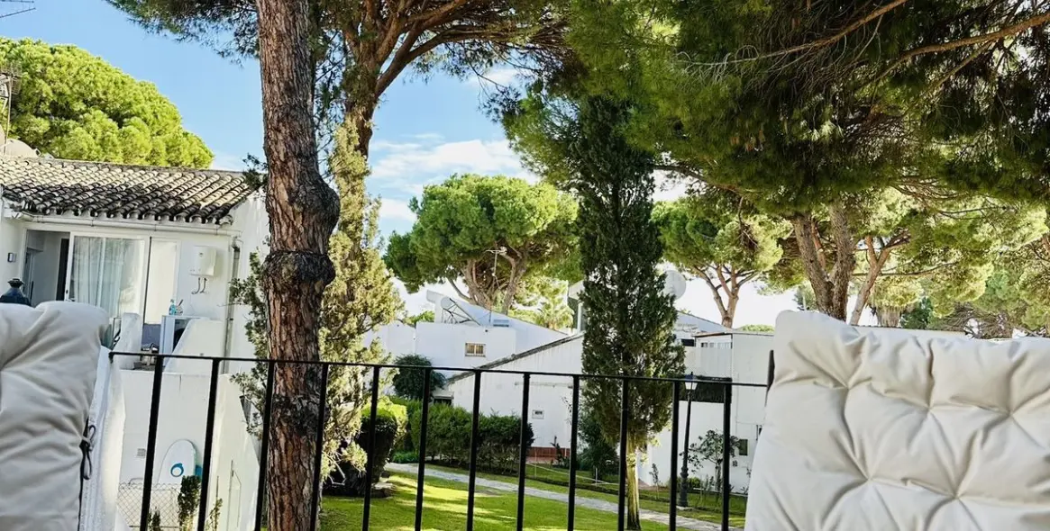 Long-term rent of penthouse in Estepona 3