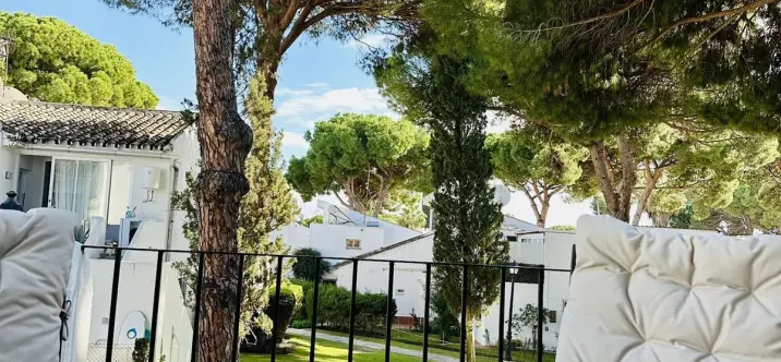 Long-term rent of penthouse in Estepona 2