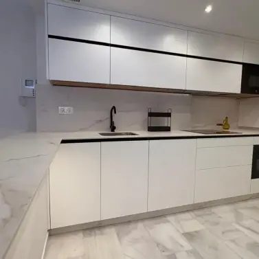 Продажа апартаментов на среднем этаже в Marbella