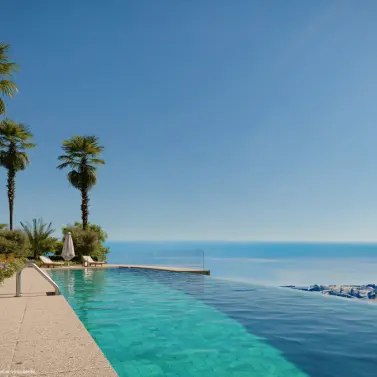 Sale of ground floor apartment in Higueron