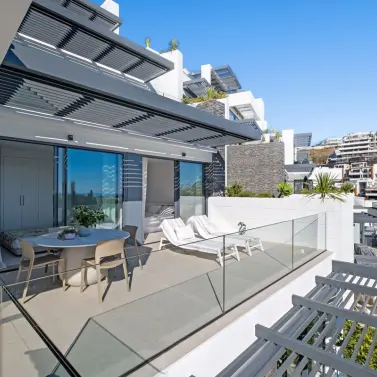 Sale of middle floor apartment in La Quinta