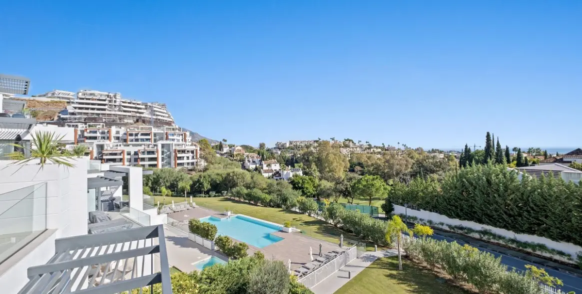 Sale of middle floor apartment in La Quinta 4