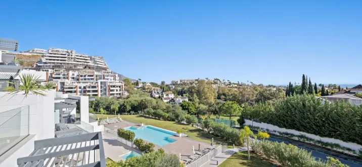 Sale of middle floor apartment in La Quinta 3