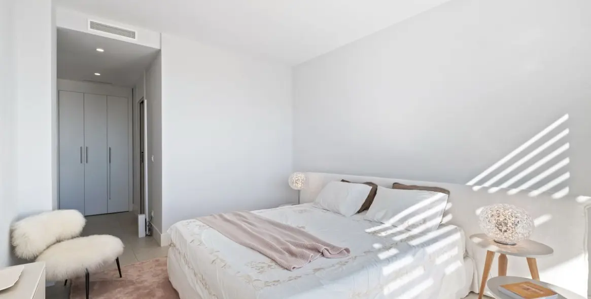 Sale of middle floor apartment in La Quinta 10