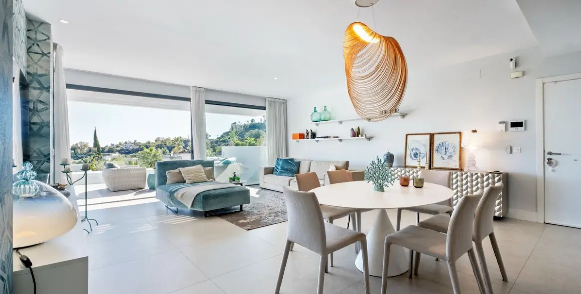 Sale of middle floor apartment in La Quinta 12